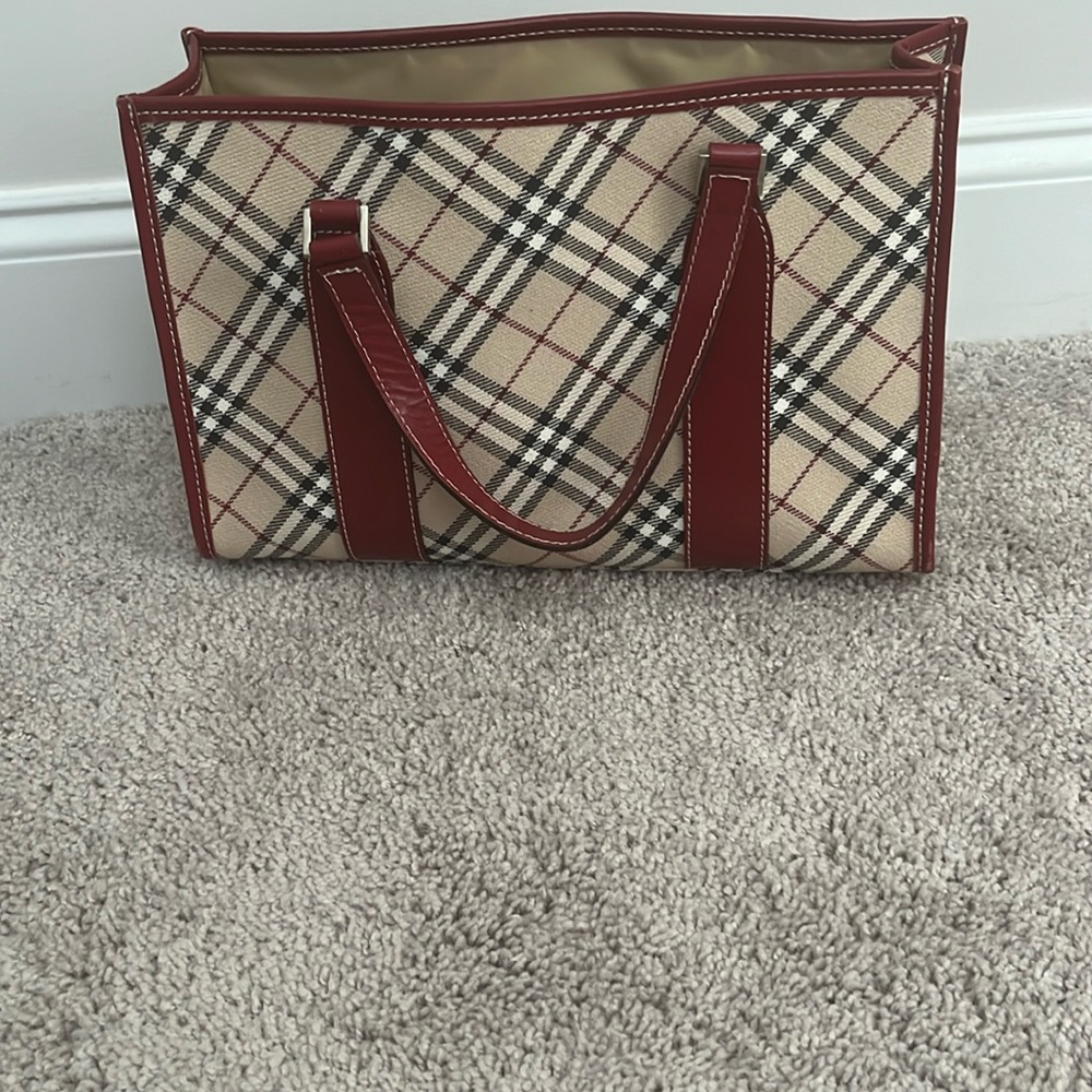 Blue Label!! Burberry hand bag.